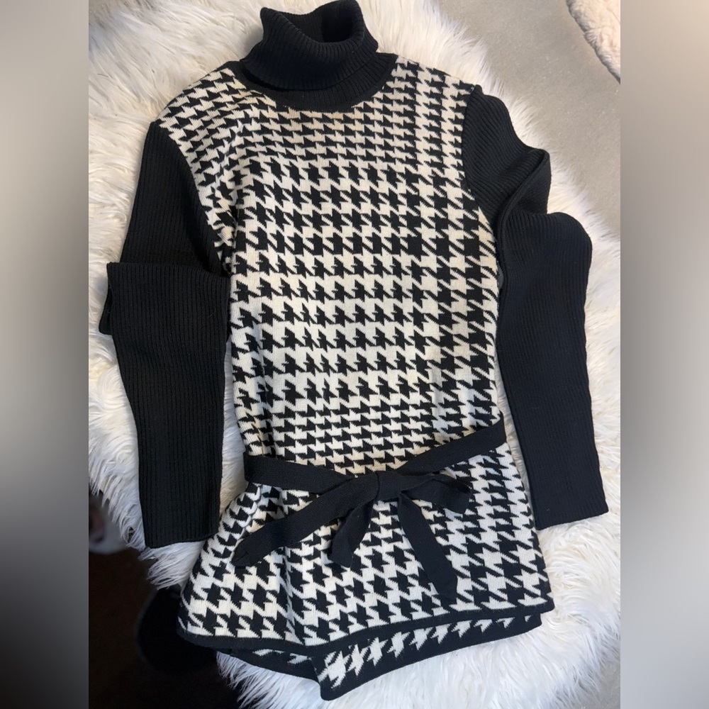 Nina Leonard Black and White Houndstooth Turtleneck Sweater - Picture 9 of 10
